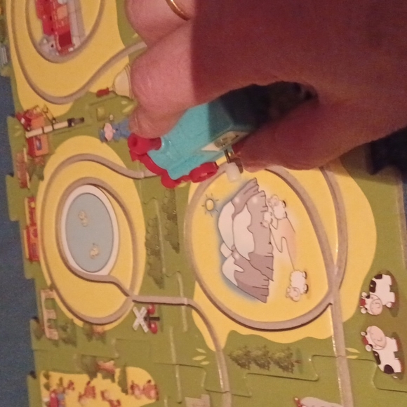 Schylling's silly circus pail and a puzzle format for a little choo-choo - Picture 7 of 8